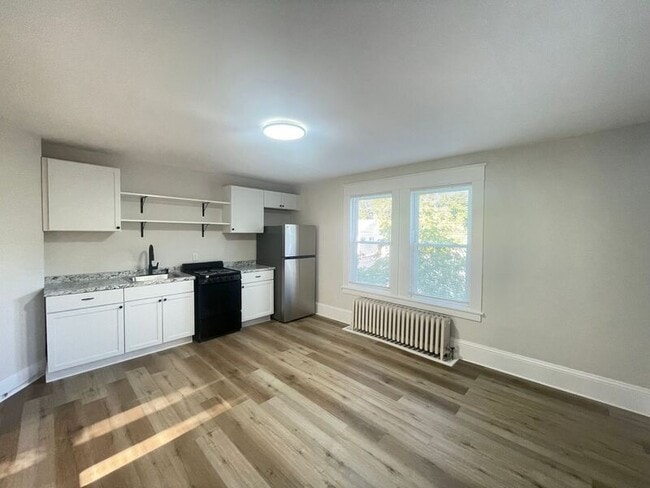 Building Photo - 55 Henriette St Unit #6