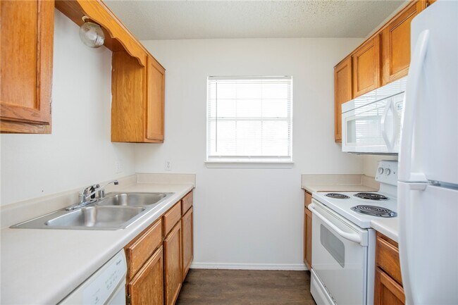 Photo - 2509 Parkcrest Dr