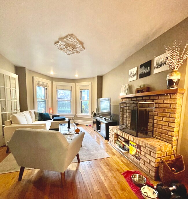 Photo - 2050 N Bissell St Unit 1