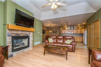 Photo - 523 E 4th St