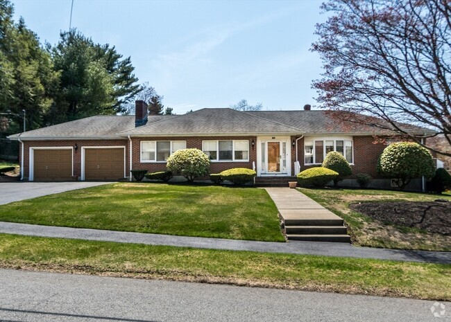 Building Photo - 80 Woodcliff Dr Rental