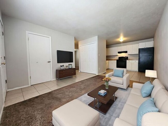 Building Photo - Cozy 2 Bedroom Near Military Installations!