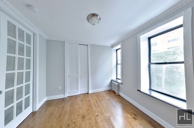 Photo - East 100th Street Unidad 4B