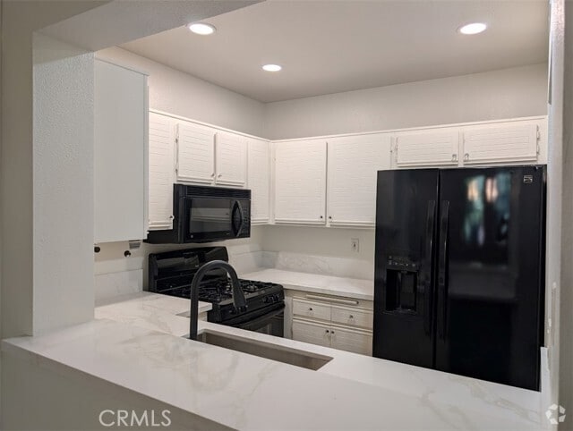 Building Photo - 24153 Del Monte Dr. Unit 355 Rental