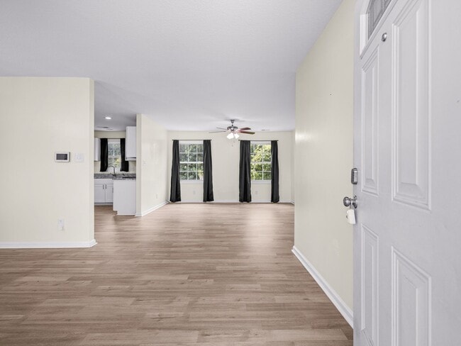 Photo - 103 Oakwood Ct