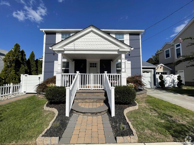 Building Photo - 31 N Clarendon Ave Rental