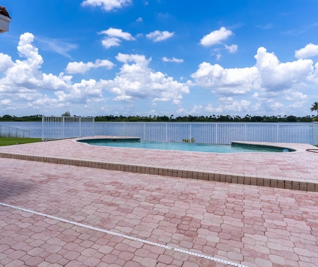 Photo - 17999 SW 35th St