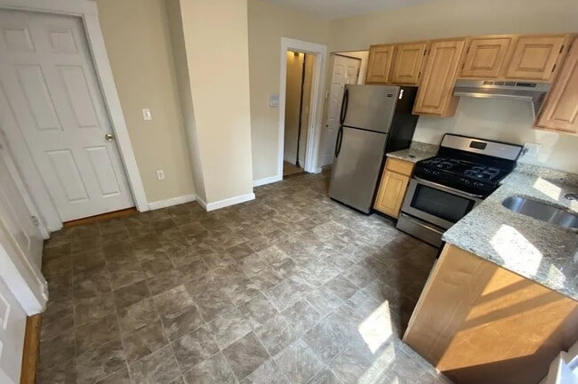 66 Middle St Unit 2