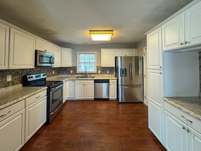 Photo - Charming 3 Bed 2 Bath Home with Fenced Yard