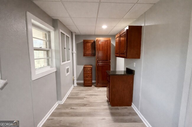 Photo - 269 W Hermitage Rd NE