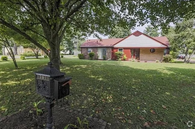 Building Photo - 1301 Richland Pl Rental