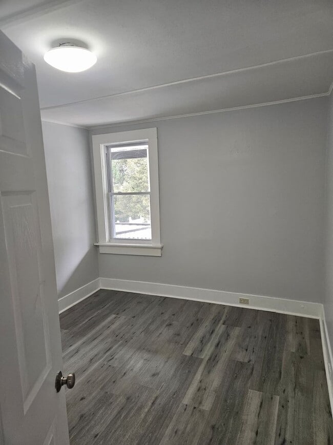 79 Cross St Unit 2R