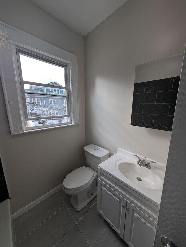 195 Lehigh Ave Unit 2