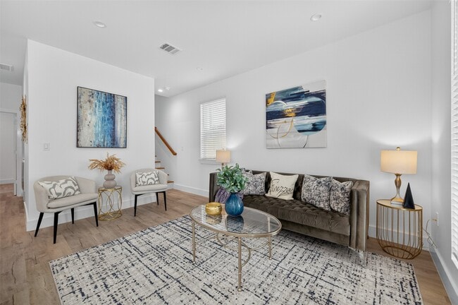 Photo - 5027 Willow Glen Dr