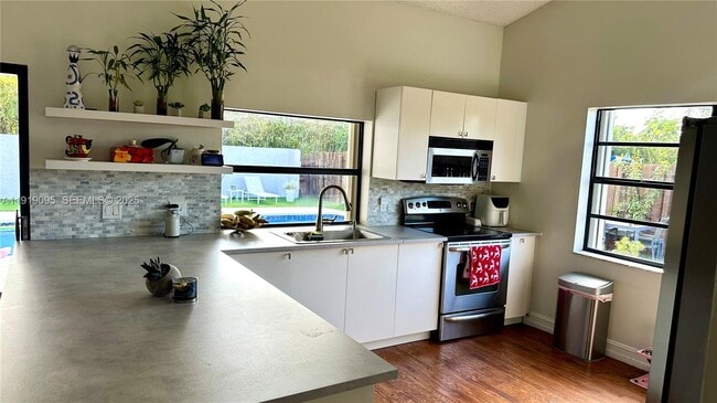 Photo - 528 SW 166th Terrace