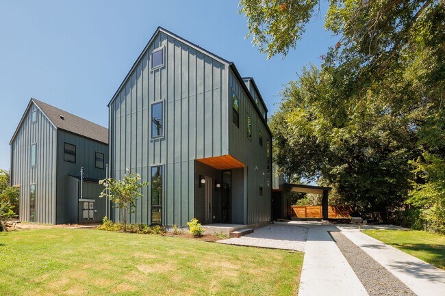 Photo - Luxury Redefined: Experience Vibrant Livin...