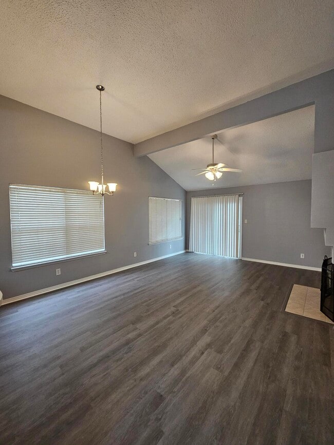 Photo - 3026 Yorktown Cir