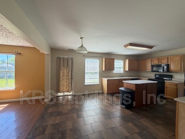 Photo - 120 Kennet Dr