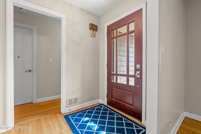 Photo - 4 Lawrence Ave