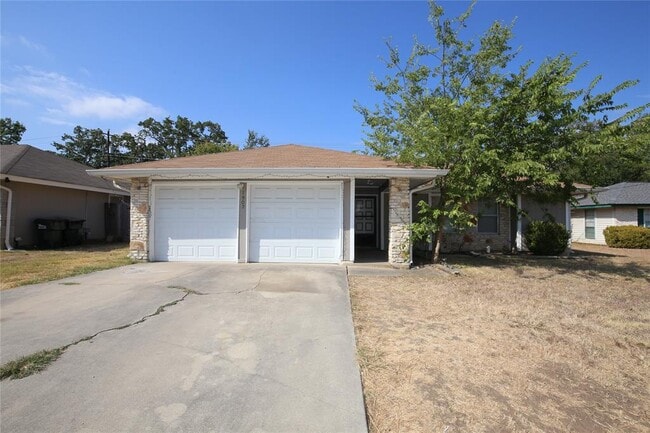 Building Photo - 1902 Garden Villa Dr Rental