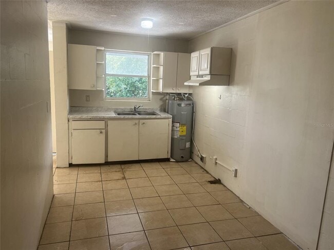 Building Photo - 543 Division St Unit 3