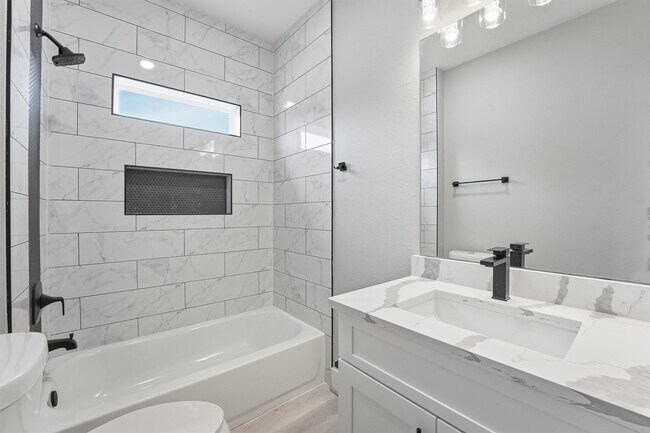 Photo - 3107 Grassmere St