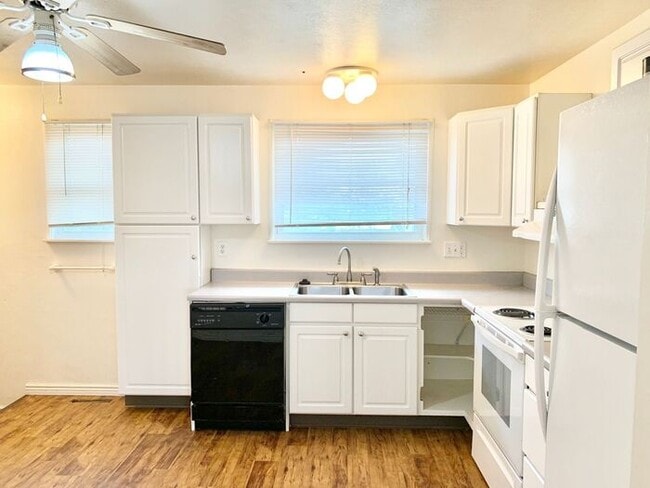 Photo - Spacious 3 Bedroom 2 Bath Ranch Style Home...