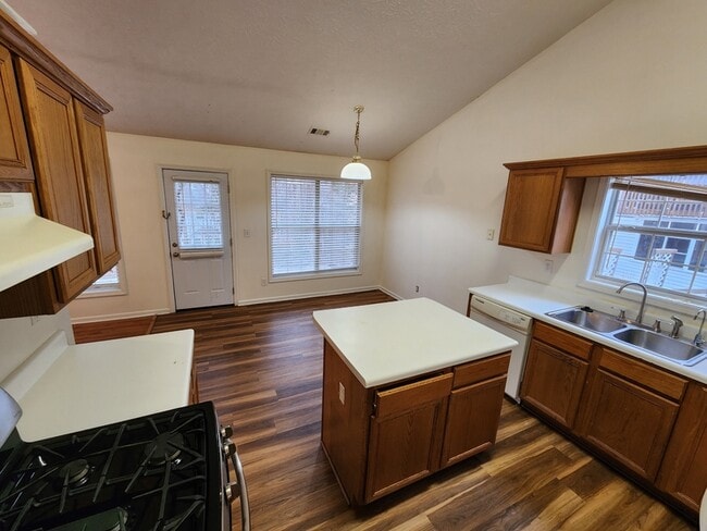 Photo - 3840 Sugarbrook Dr