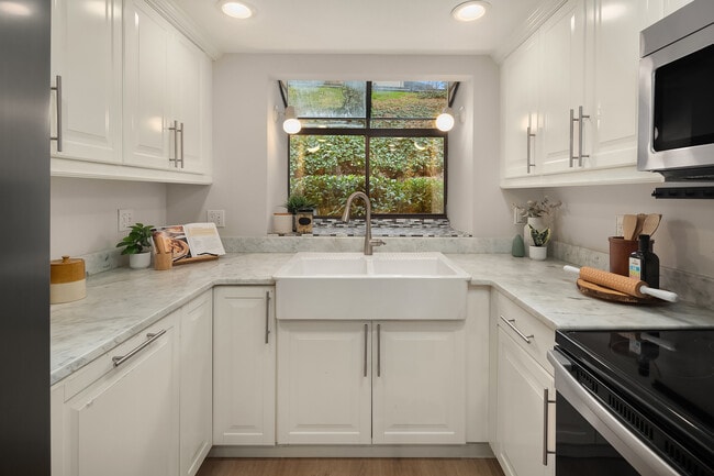 Cocina - 19805 15th Ave NE Unidad #3