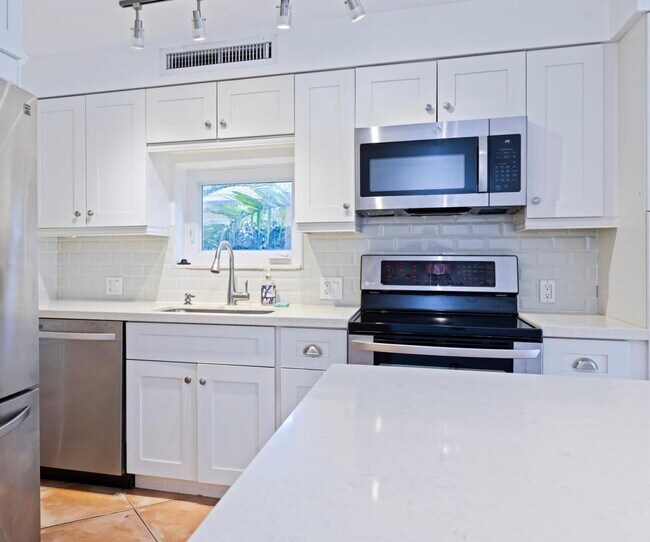 Photo - 3028 Center St