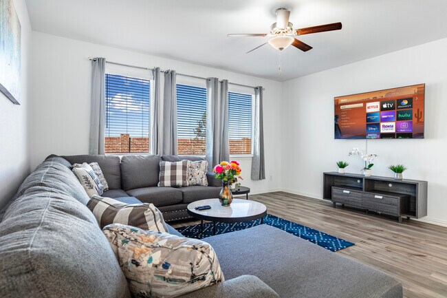 Photo - 1616 Helmoken Falls Dr