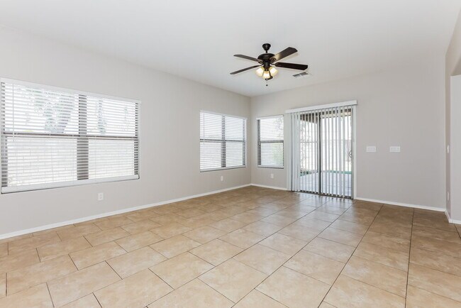 Photo - 18 W Saddle Way