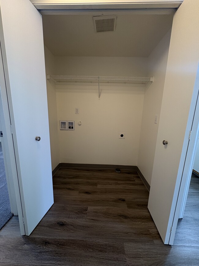 Quail Hollow Apartments