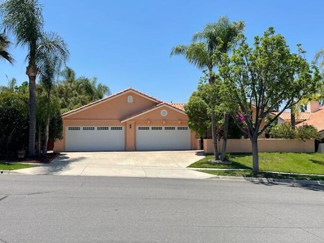 Corona- Single Story pool home - Corona- Single Story pool home