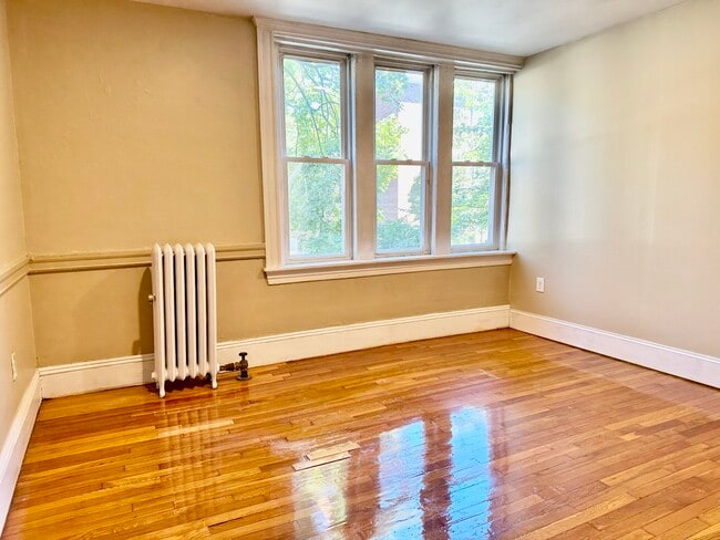 Photo - 74 Egmont St Unit 1