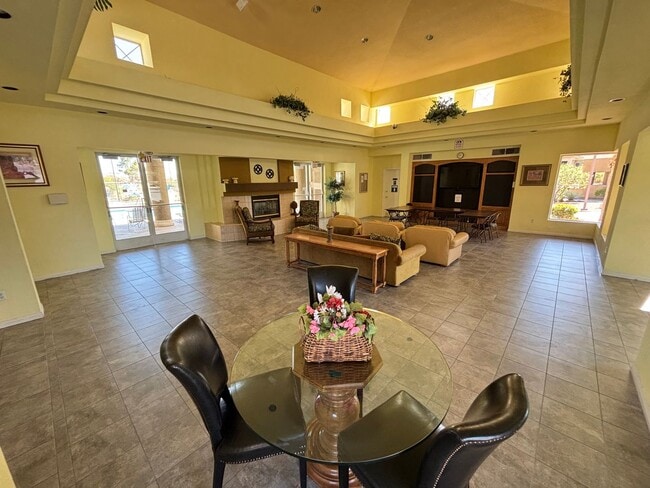 Photo - Darling Southwest one bedroom condo locate... Unidad 1132