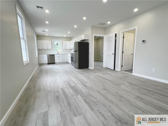 Photo - 588 Livingston Ave Unit 2B