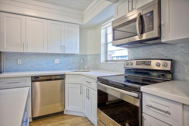 Building Photo - 18081 SE Country Club Dr Unit 141 Rental