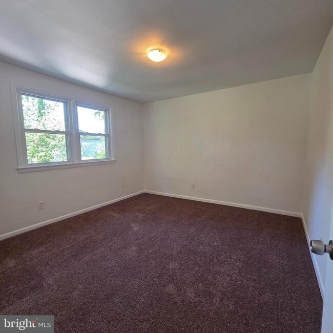 Photo - 108 Charles Pl