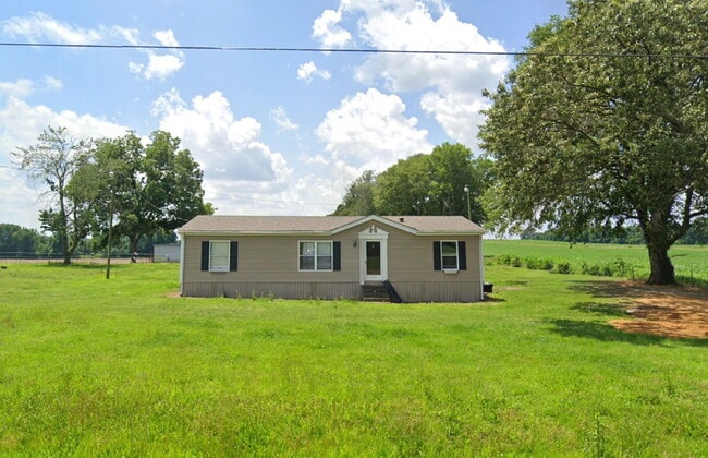 Building Photo - Newly Remodeled 3 Bed, 2 Bath in the Country!