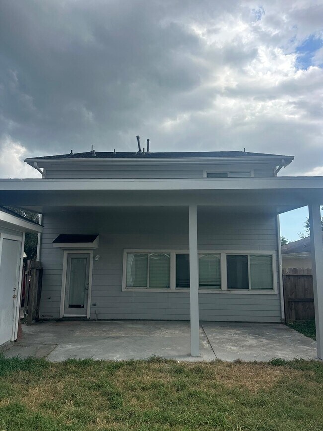 Photo - 19818 Lindenwick Ct