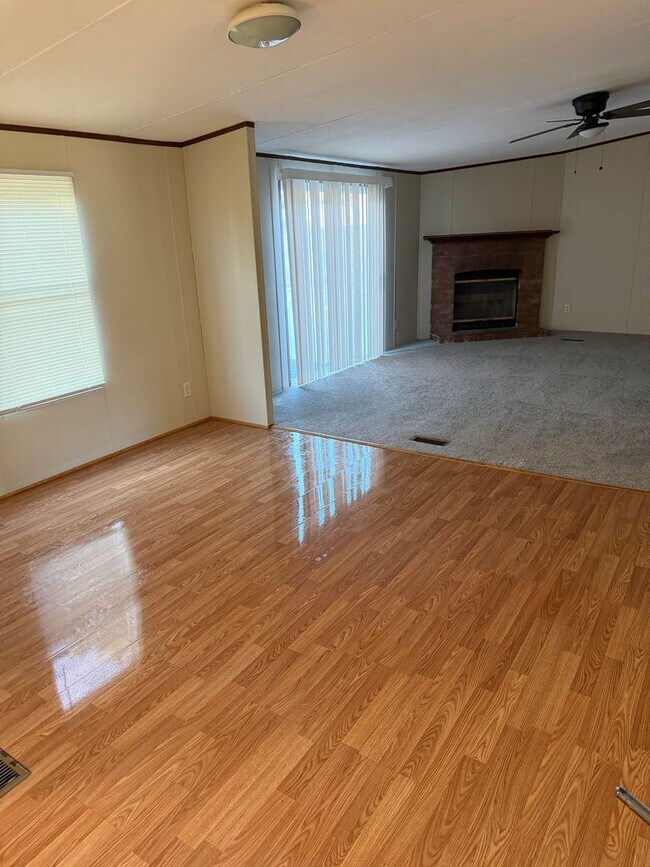 Photo - 3 bed 2 bath includes garden tub, patio, fireplace.