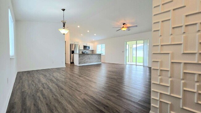 Photo - 232 NW 6th Ave