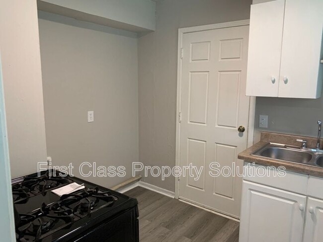 Photo - 2236 Carlisle Rd