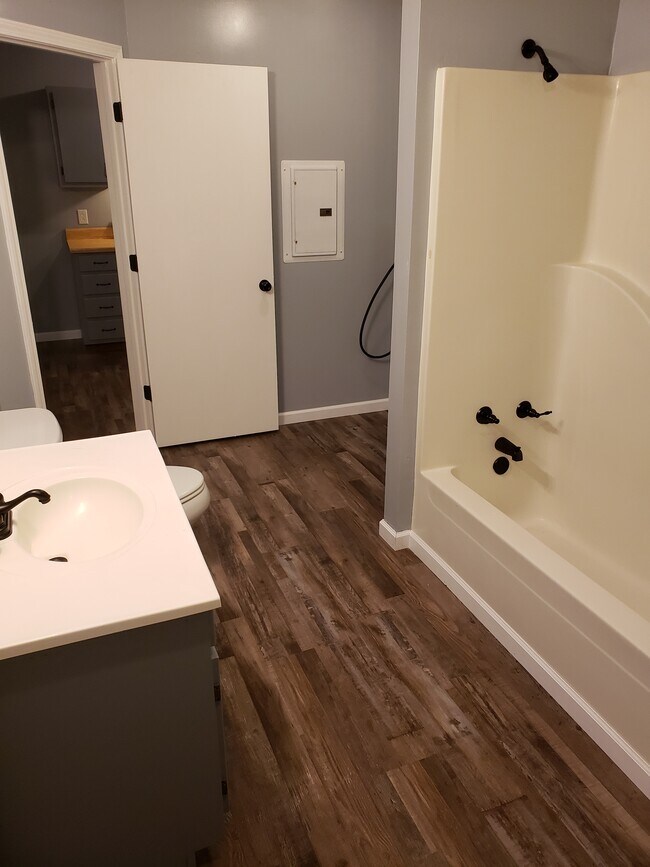 1319 Fall City Rd Unit A