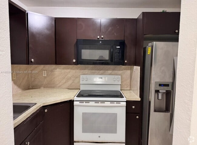 Building Photo - 770 NE 128th St Unit 104 Rental