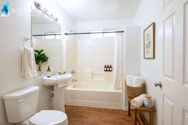 Photo - 2324 W Lone Cactus Dr Unidad 11