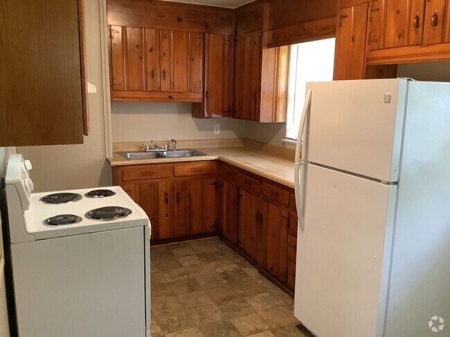Building Photo - Cozy 3-Bedroom, 1-Bath Home – Great Value!