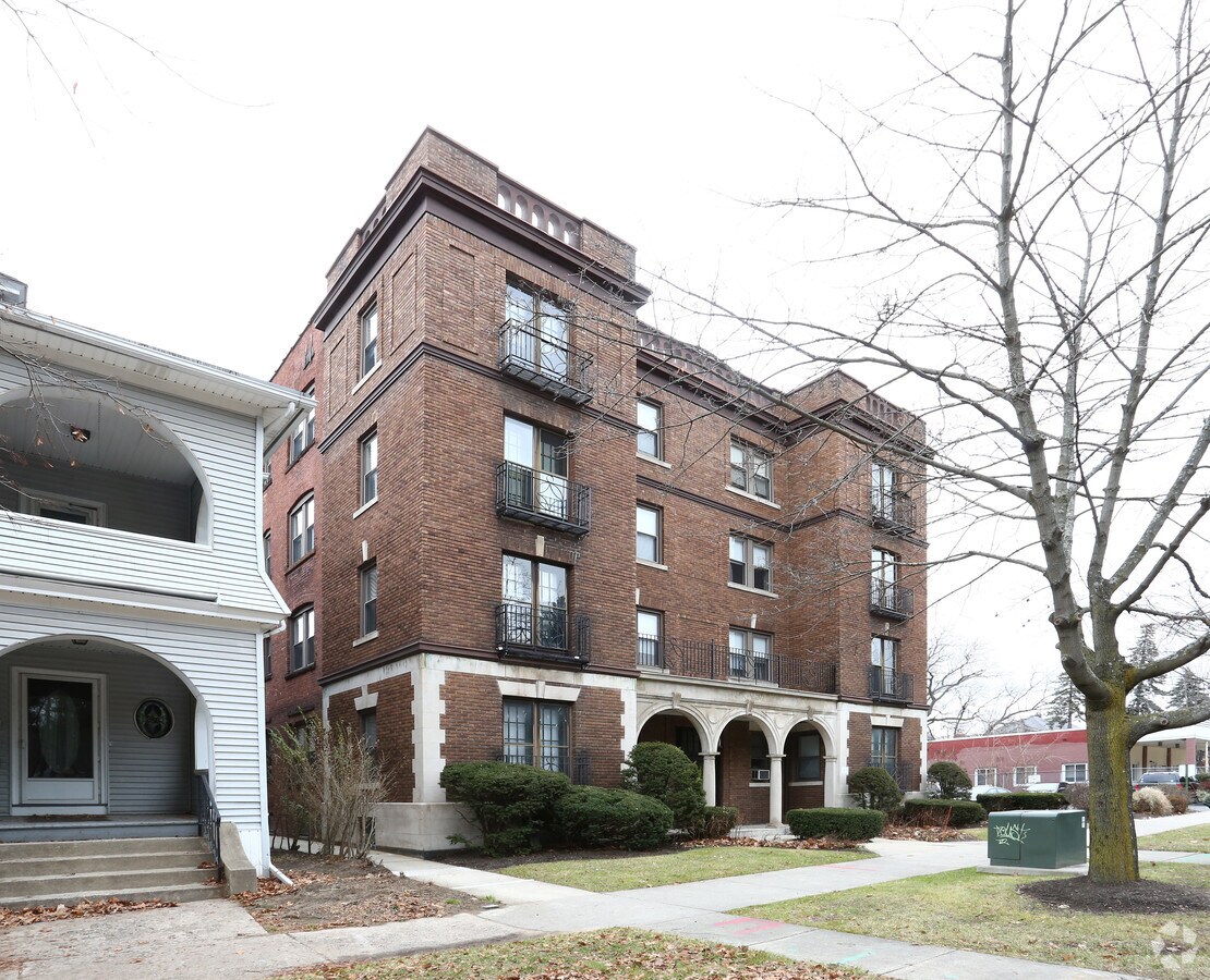 Photo - Parkview Apartments