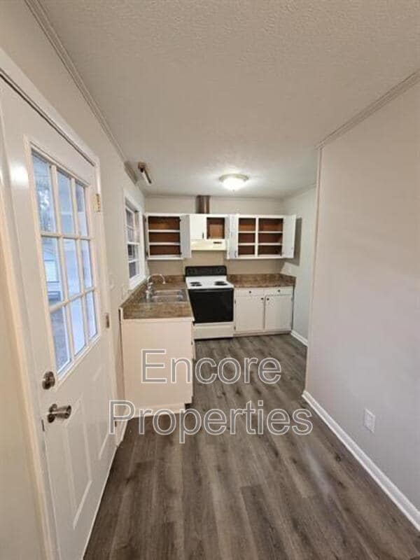 Photo - 901 Weiss Ave